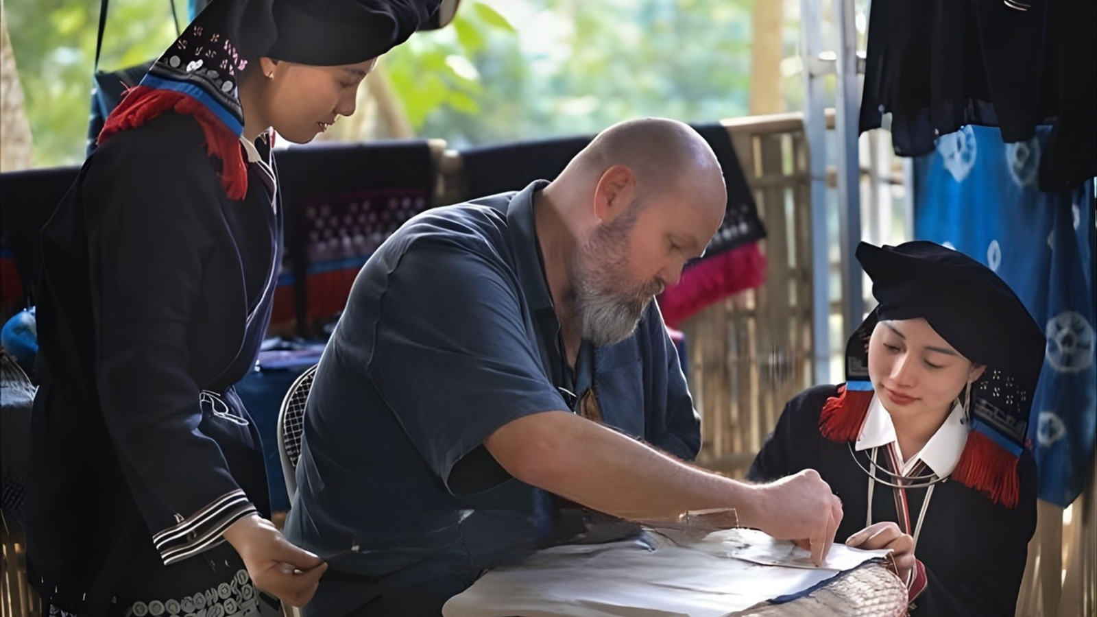 Experience Writing lucky words at Sung village